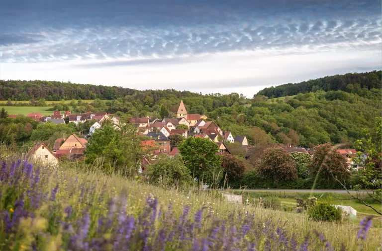 Kerstin Mattern Kirche 1 Dorfblick Heimat 1024h 75